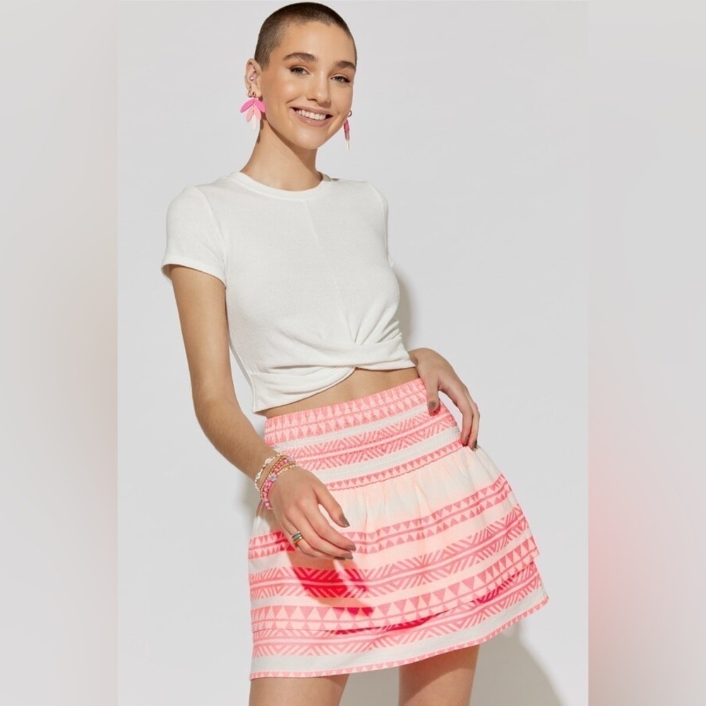 francesca's Bradi Geo Print Mini Skirt pink and white size L - Picture 3 of 10